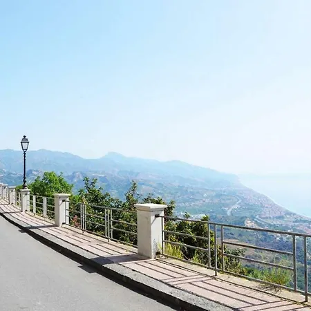 Сasa de vacaciones Casa La Rocca Forza dʼAgro