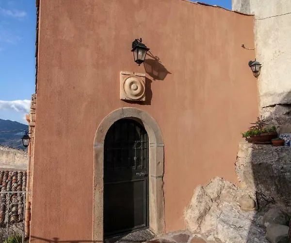 Casa La Rocca * フォルツァ・ダグロ